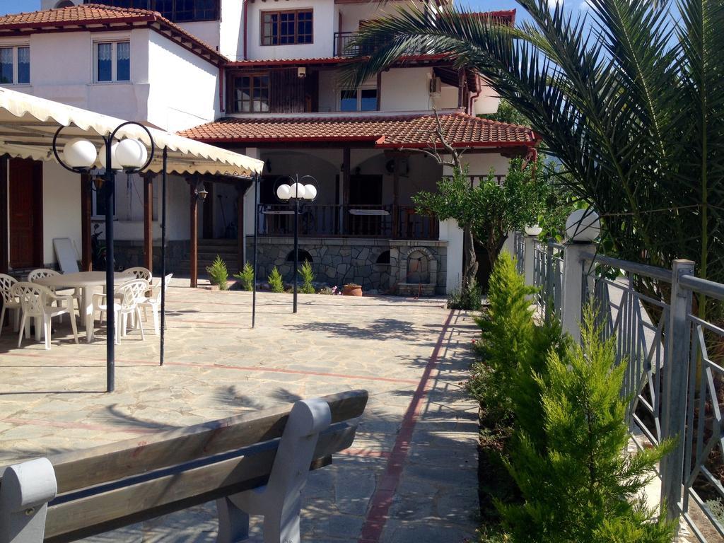 Appartamento Menis Haus Vrasná Esterno foto