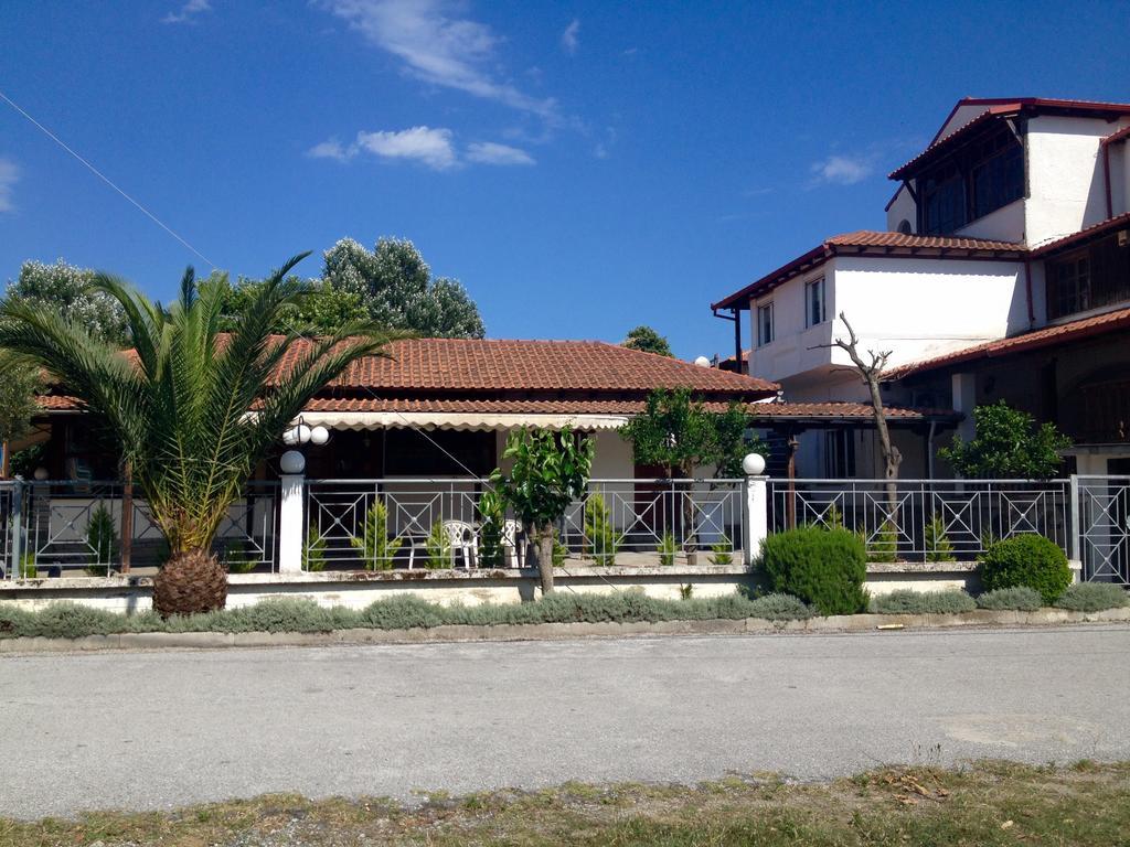 Appartamento Menis Haus Vrasná Esterno foto