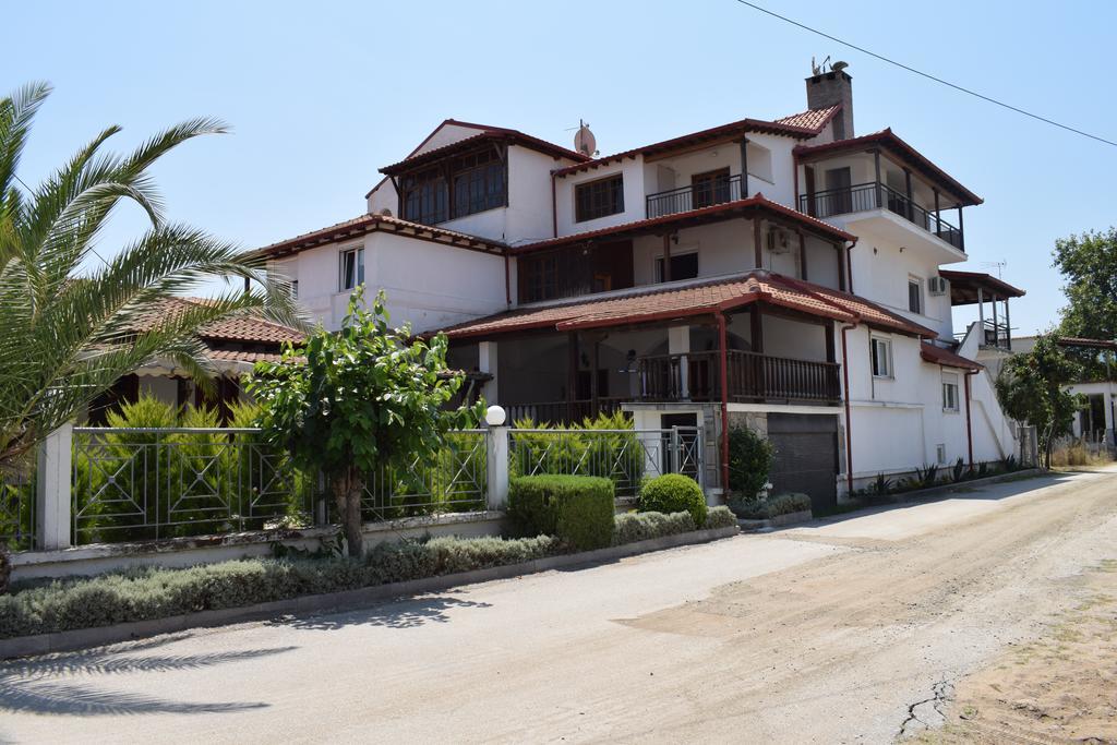 Appartamento Menis Haus Vrasná Esterno foto